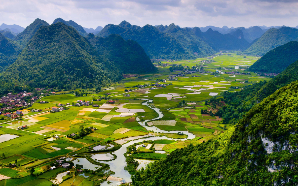 8-Day Off-the-Beaten-Path North Vietnam Tour. Beginning and ending in Hanoi, this adventurous journey travels through Sapa, Ha Giang, Dong Van, Meo Vac, Cao Bang, Ban Gioc Waterfall and Ba Be National Park.