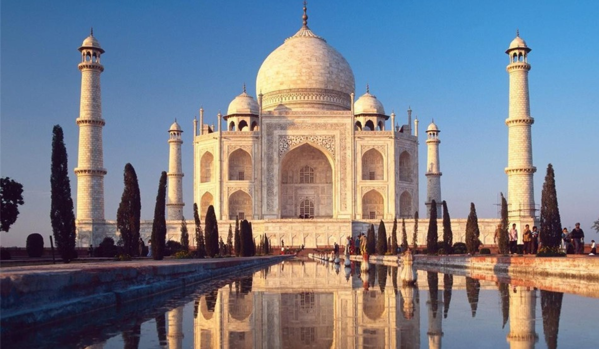 7-Day Golden Triangle with Taj Mahal Tour – Explore Delhi, Agra and Jaipur on one of the Best India Tour Packages, featuring rich culture, fascinating history, magnificent architecture and the timeless Taj Mahal.