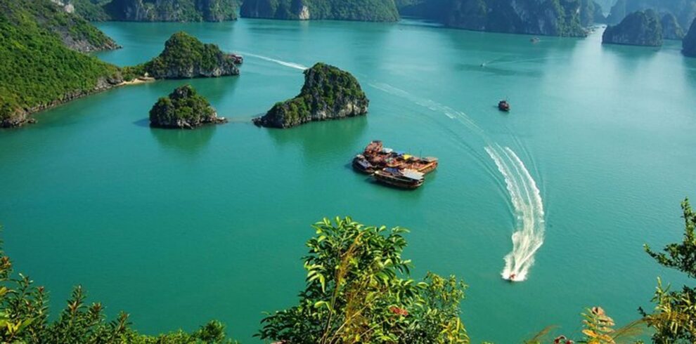 5-day-customizable-vietnam-tour-hanoi-halong-bay-ninh-binh