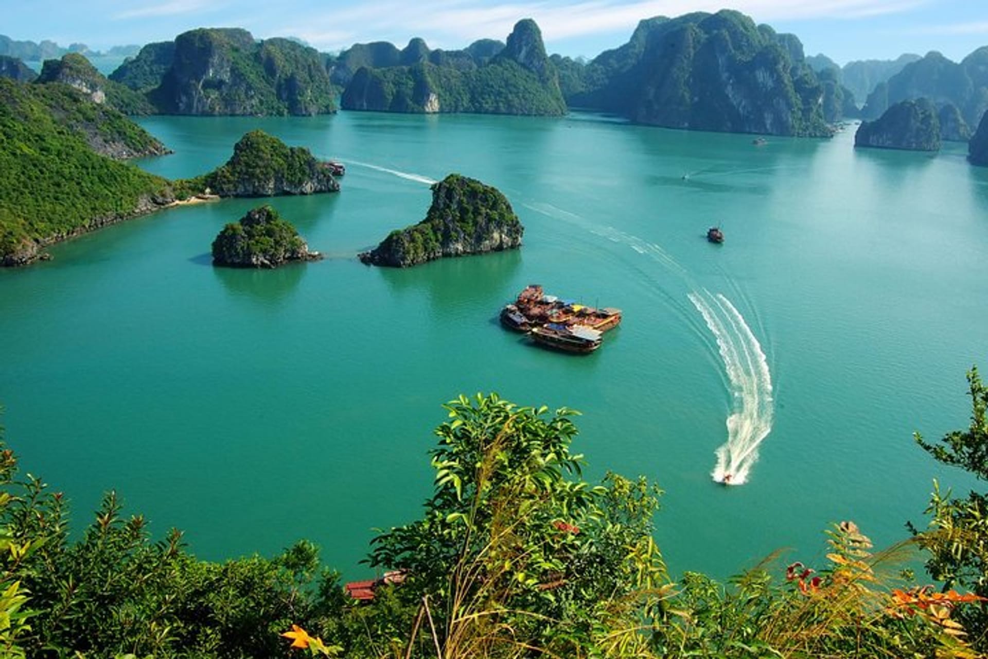 5-day-customizable-vietnam-tour-hanoi-halong-bay-ninh-binh